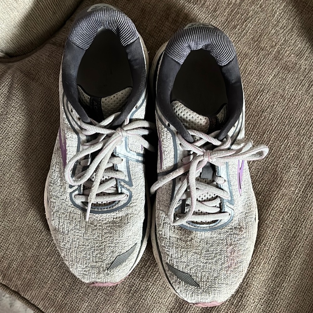 Brooks sneakers